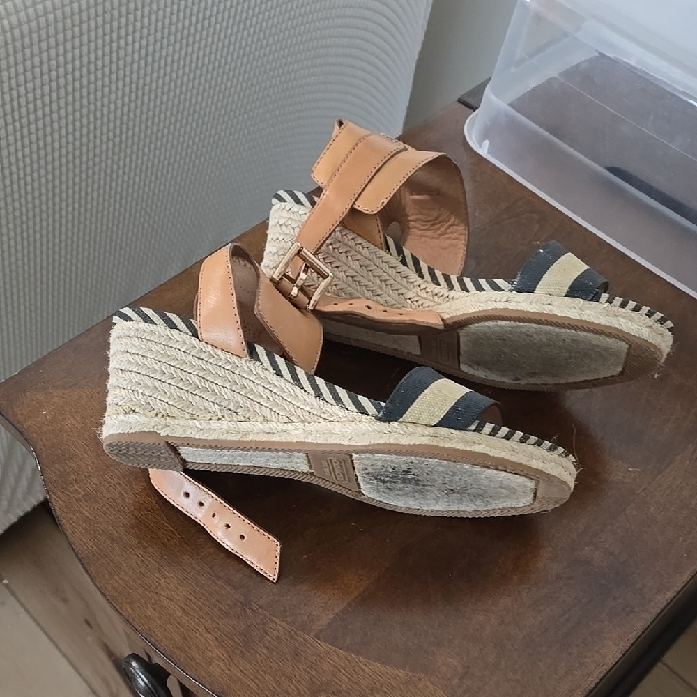 COACH Stylish Tan and Black Wedge Sandals - Picture 3 of 3